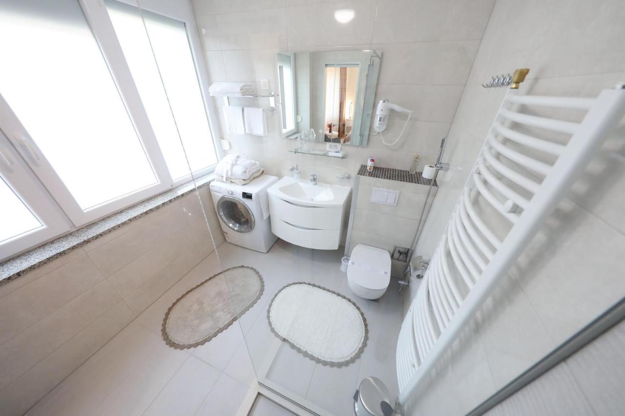 Rosita Deluxe Rooms Zadar Bagian luar foto